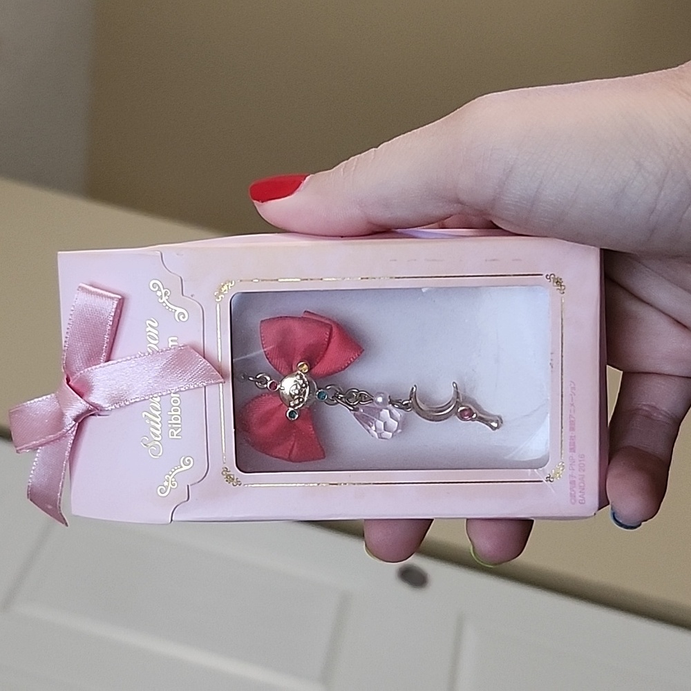 Sailor moon ribbon charm